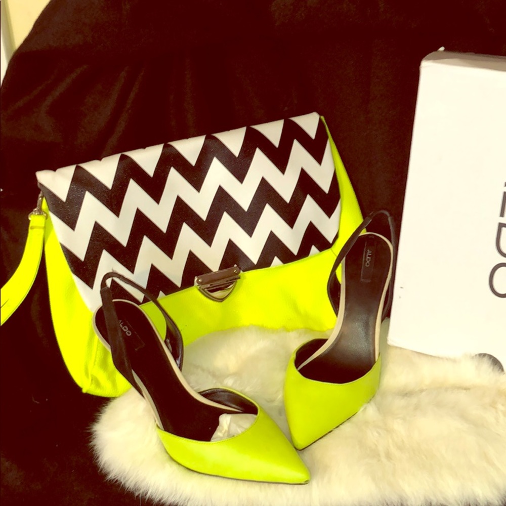 Limelight green and black stiletto pump
